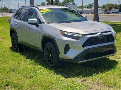 2022 Toyota RAV4 Hybrid SE