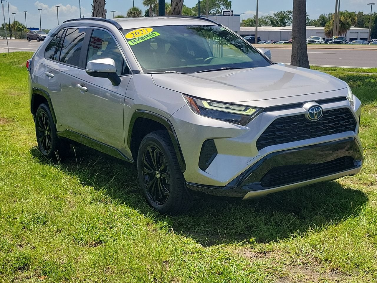 2022 Toyota RAV4 Hybrid SE