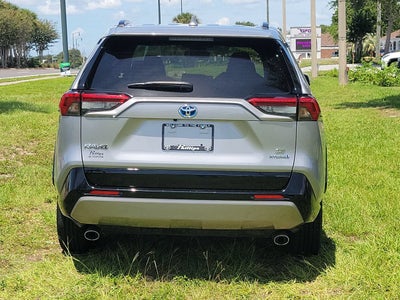 2022 Toyota RAV4 Hybrid SE