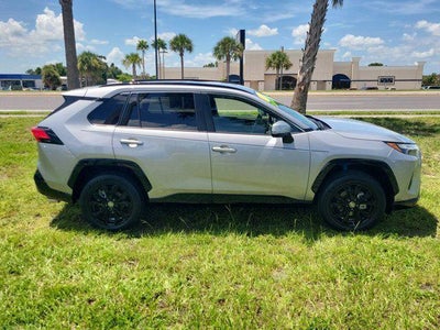 2022 Toyota RAV4 Hybrid SE