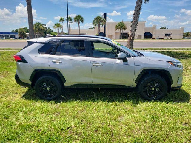 2022 Toyota RAV4 Hybrid SE