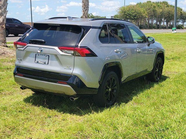 2022 Toyota RAV4 Hybrid SE
