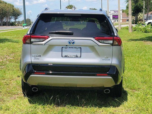 2022 Toyota RAV4 Hybrid SE