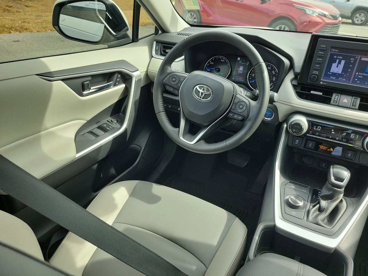 2022 Toyota RAV4 Hybrid XLE Premium