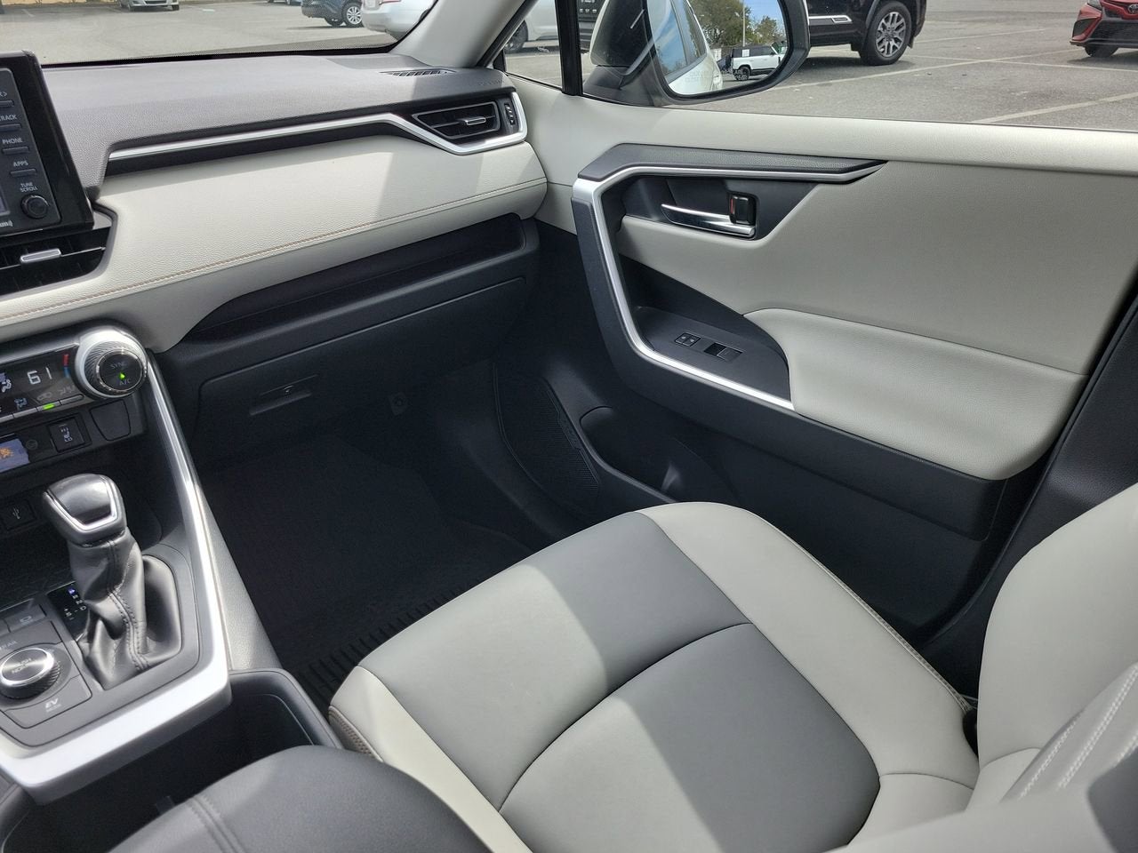 2022 Toyota RAV4 Hybrid XLE Premium