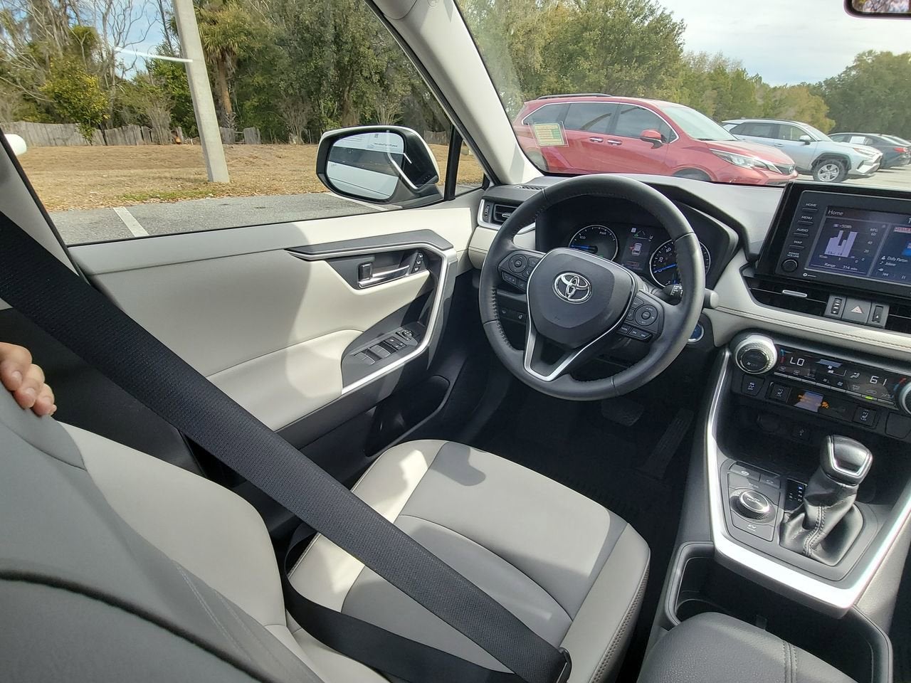 2022 Toyota RAV4 Hybrid XLE Premium