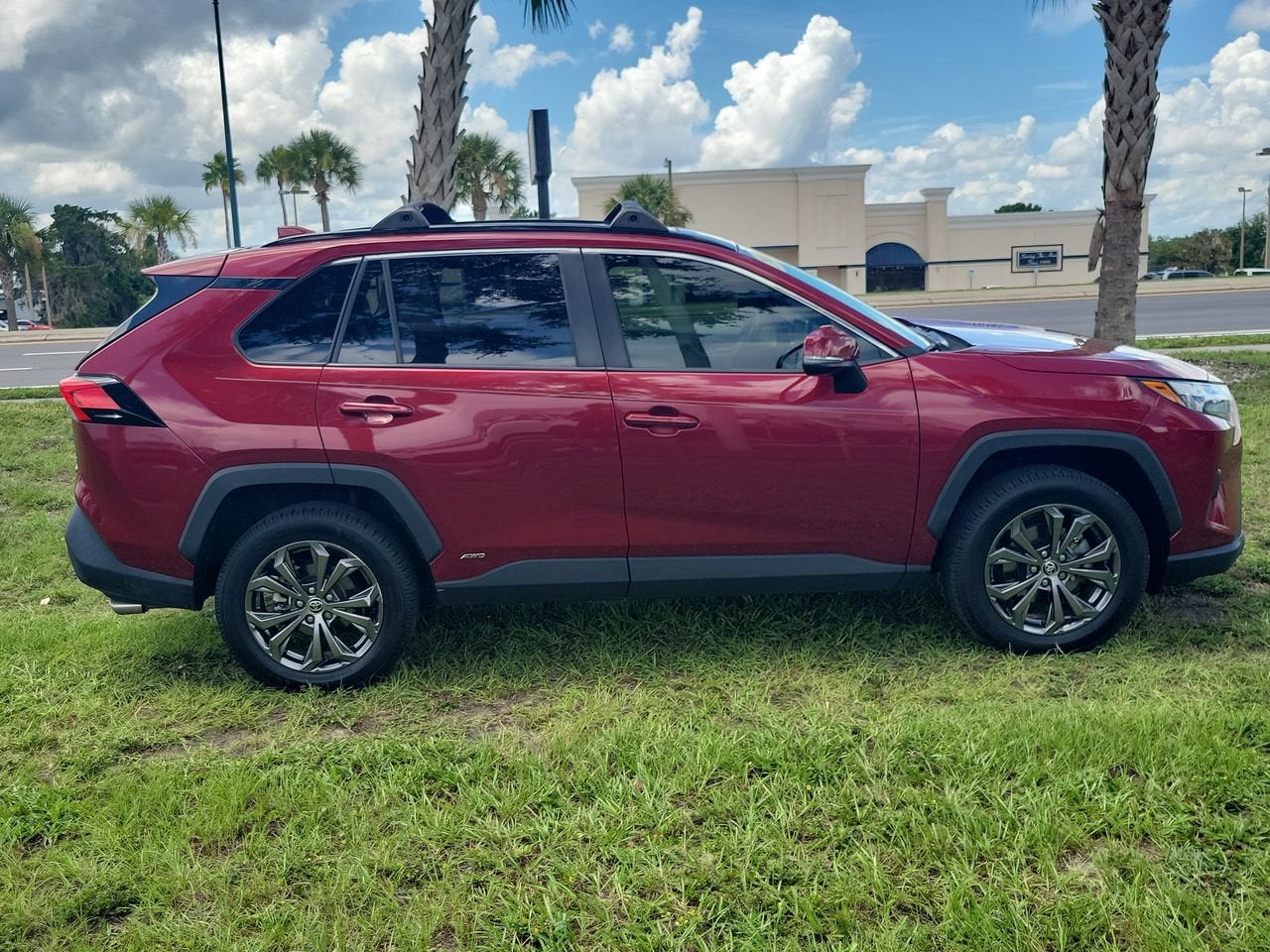 2023 Toyota RAV4 Hybrid XLE Premium
