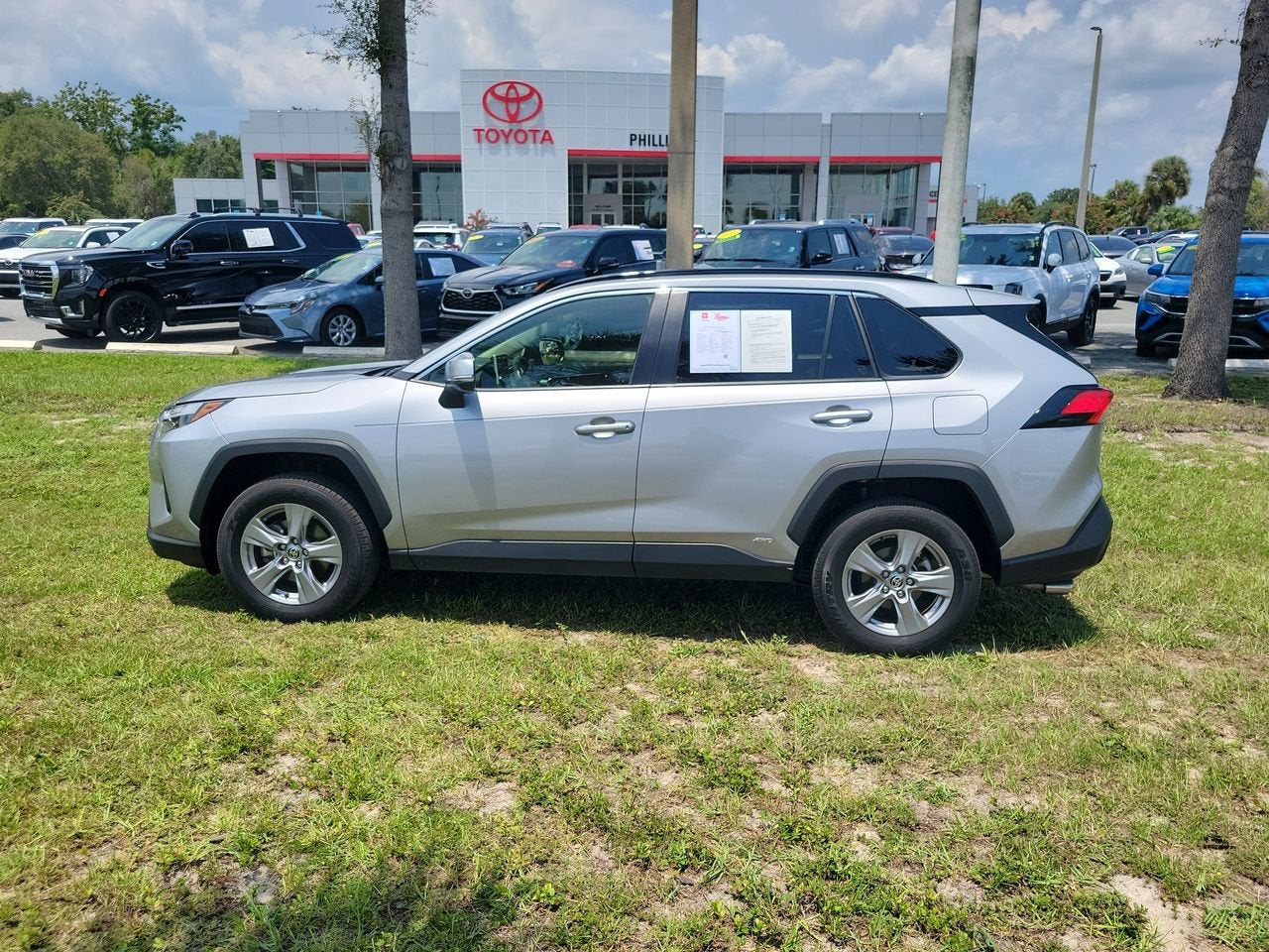 2023 Toyota RAV4 Hybrid XLE