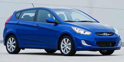2012 Hyundai Accent SE 5-Door 6-Speed Automatic's photo