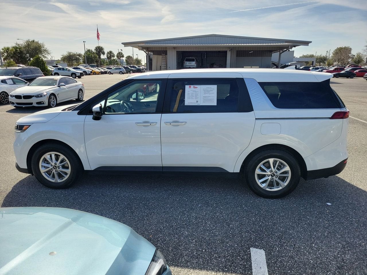 2024 Kia Carnival LX