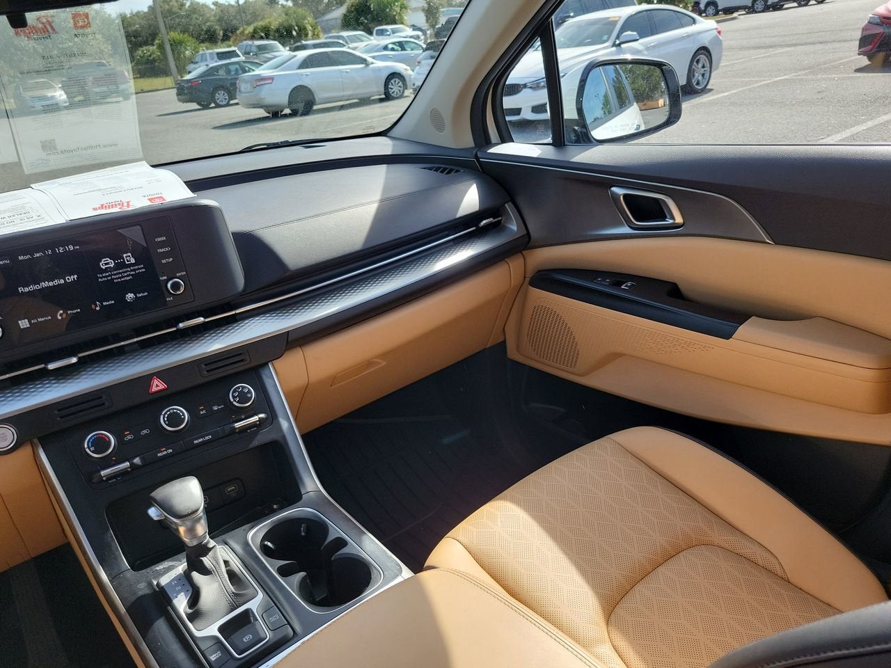 2024 Kia Carnival LX