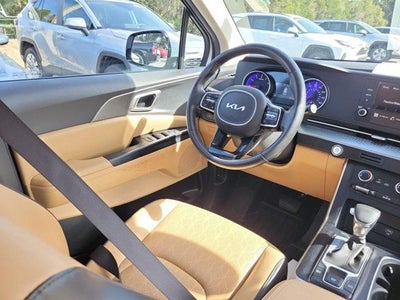 2024 Kia Carnival LX