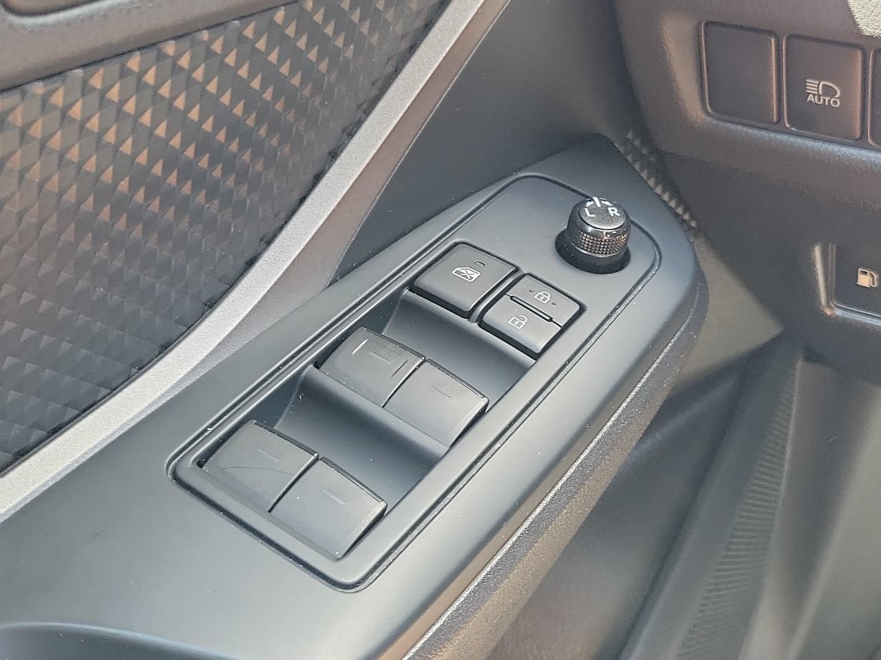 2021 Toyota C-HR LE