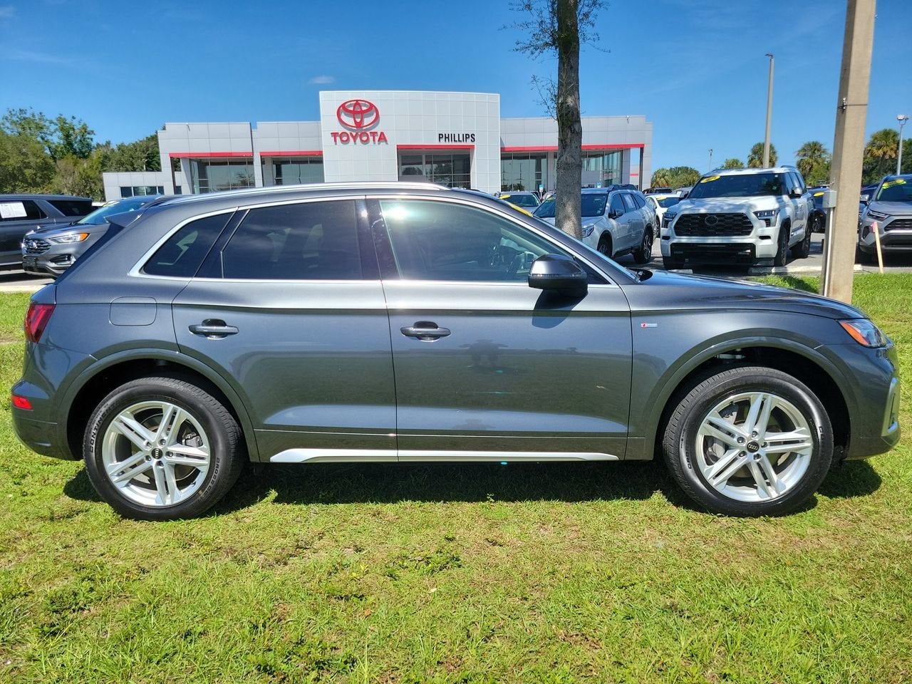 2023 Audi Q5 e S line Premium Plus