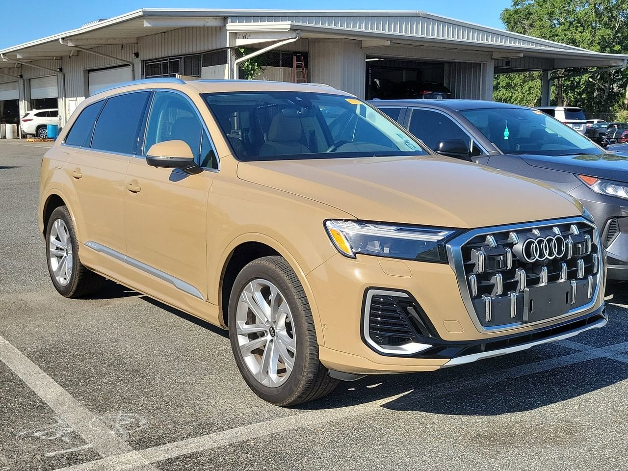 2025 Audi Q7 55 Premium Plus