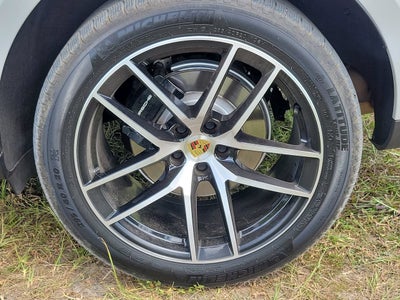 2022 Porsche Macan Base