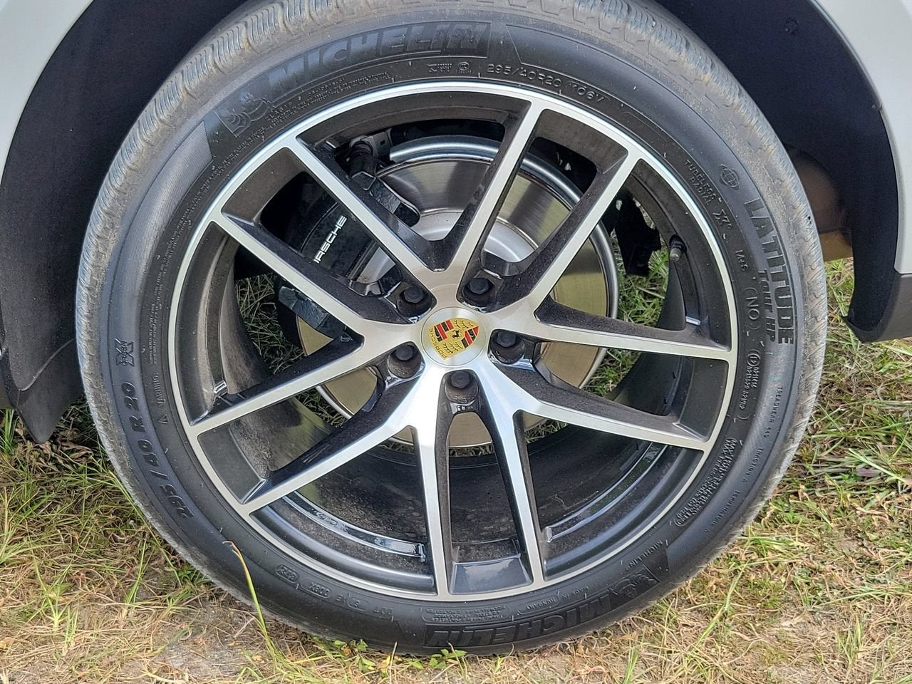 2022 Porsche Macan Base