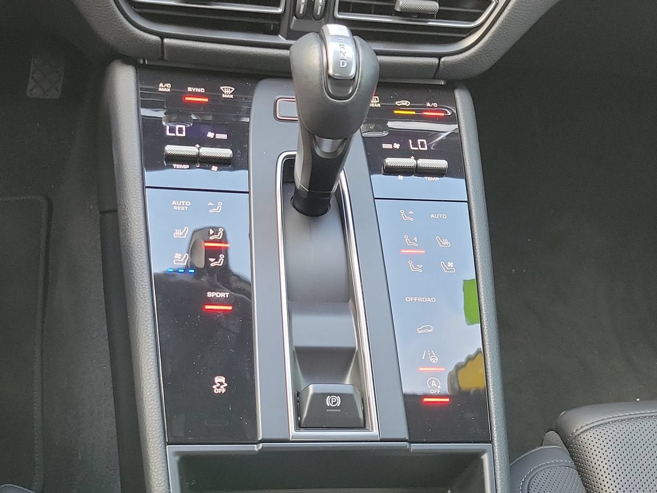 2022 Porsche Macan Base