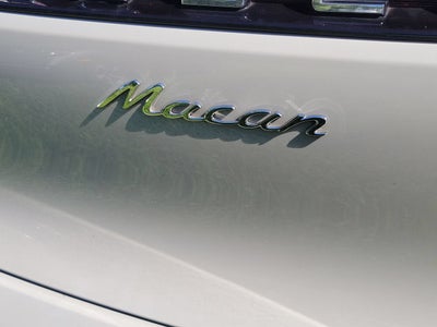 2022 Porsche Macan Base