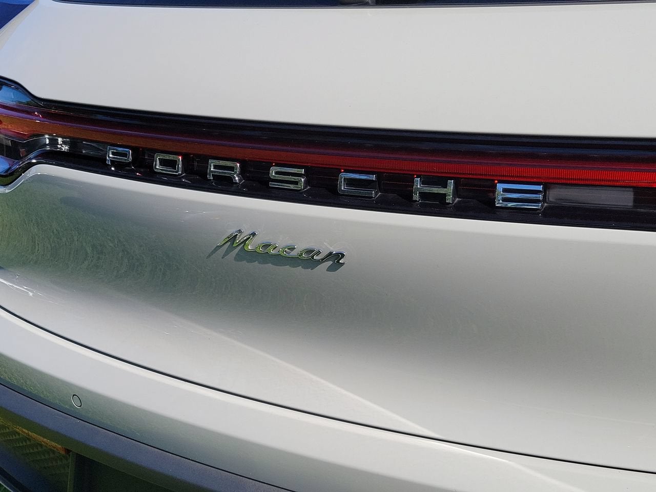 2022 Porsche Macan Base
