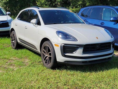 2022 Porsche Macan Base
