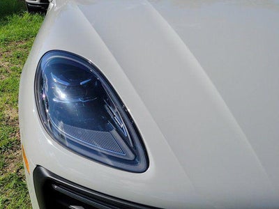 2022 Porsche Macan Base