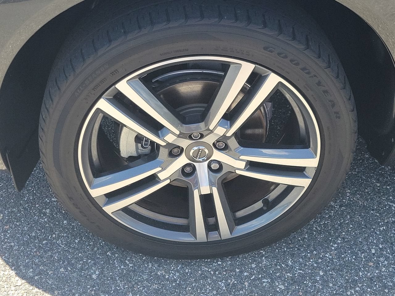 2020 Volvo XC60 T5 Momentum