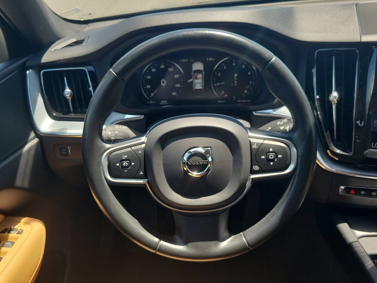 2020 Volvo XC60 T5 Momentum