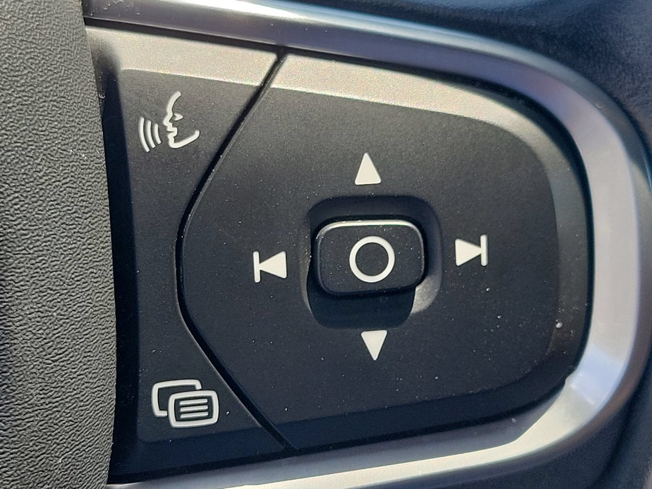 2020 Volvo XC60 T5 Momentum