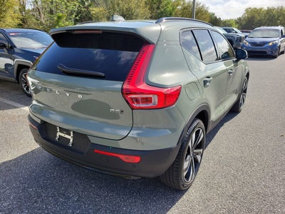 2025 Volvo XC40 B5 Plus Dark Theme