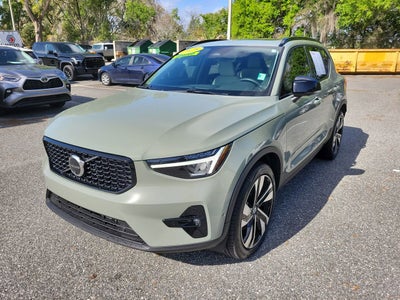 2025 Volvo XC40 B5 Plus Dark Theme