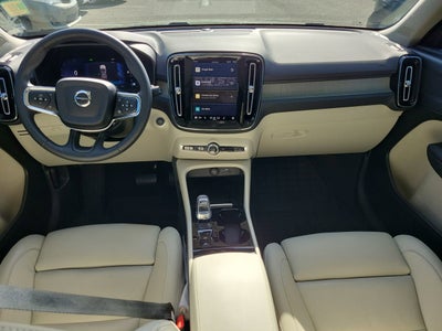 2025 Volvo XC40 B5 Plus Dark Theme