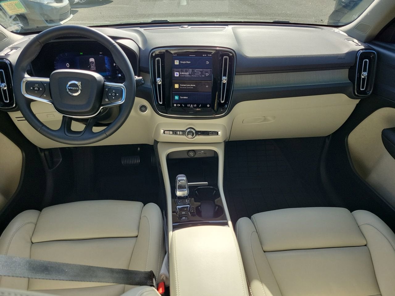 2025 Volvo XC40 B5 Plus Dark Theme