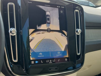 2025 Volvo XC40 B5 Plus Dark Theme