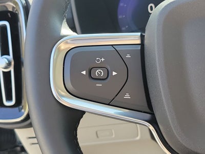 2025 Volvo XC40 B5 Plus Dark Theme