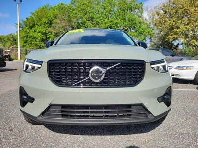 2025 Volvo XC40 B5 Plus Dark Theme