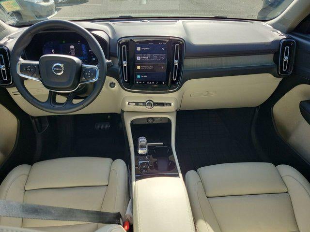 2025 Volvo XC40 B5 Plus Dark Theme