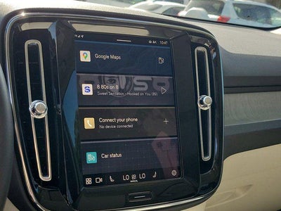 2025 Volvo XC40 B5 Plus Dark Theme