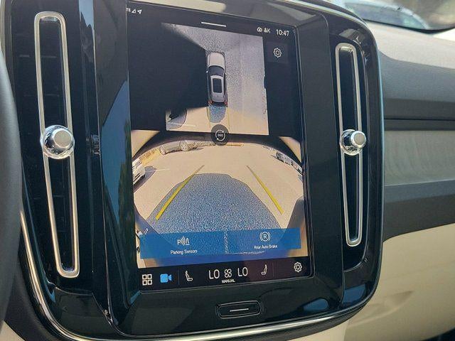 2025 Volvo XC40 B5 Plus Dark Theme