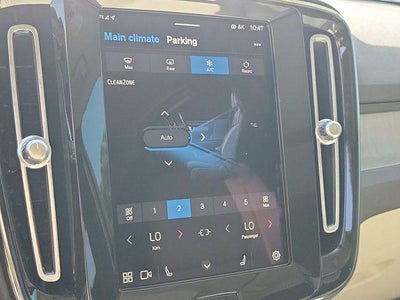 2025 Volvo XC40 B5 Plus Dark Theme