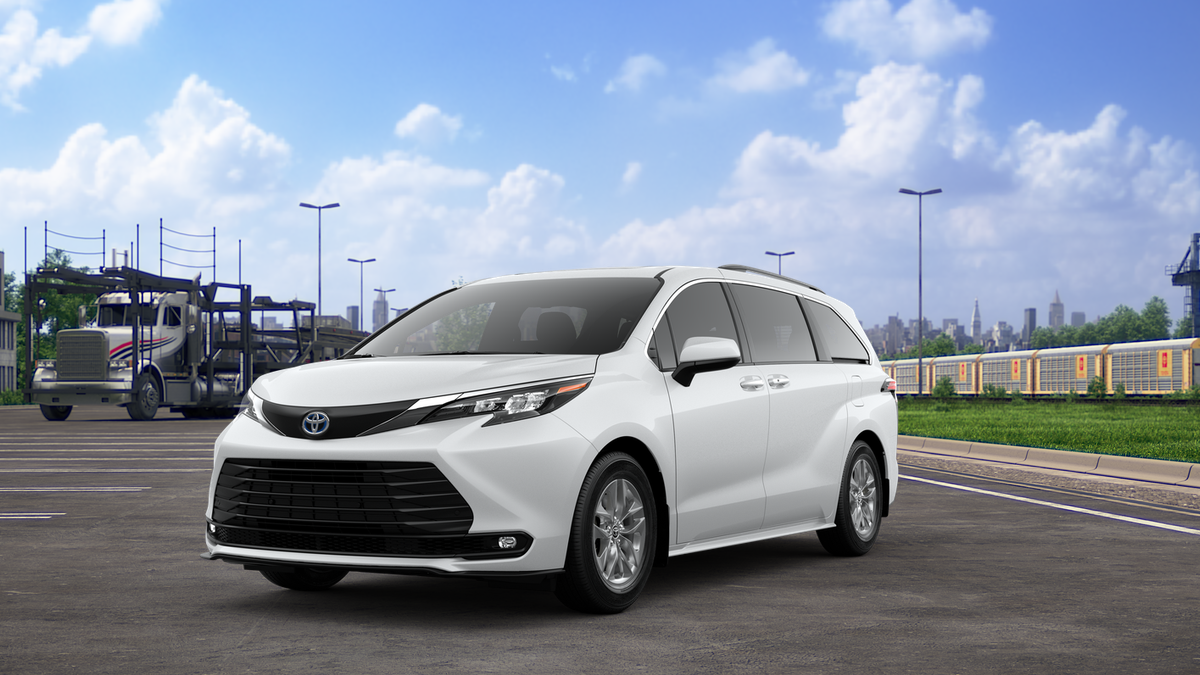 2025 Toyota Sienna XLE