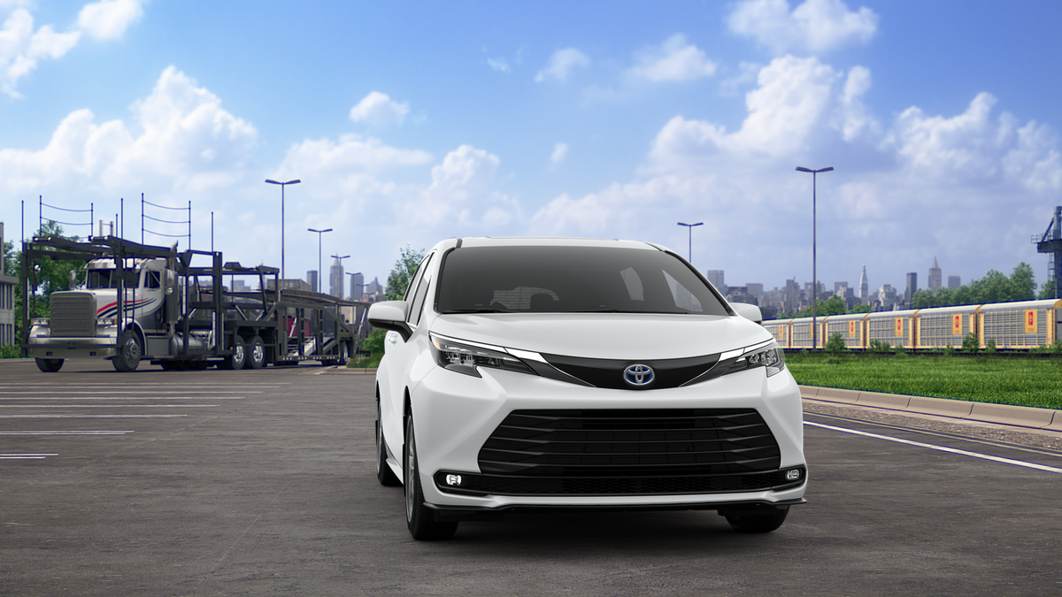 2025 Toyota Sienna XLE