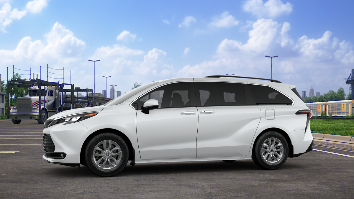 2025 Toyota Sienna XLE