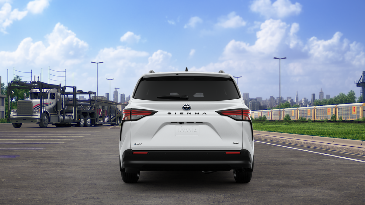 2025 Toyota Sienna XLE