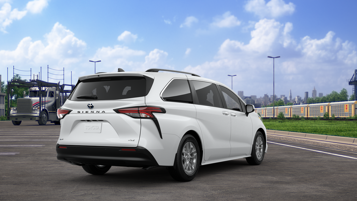 2025 Toyota Sienna XLE