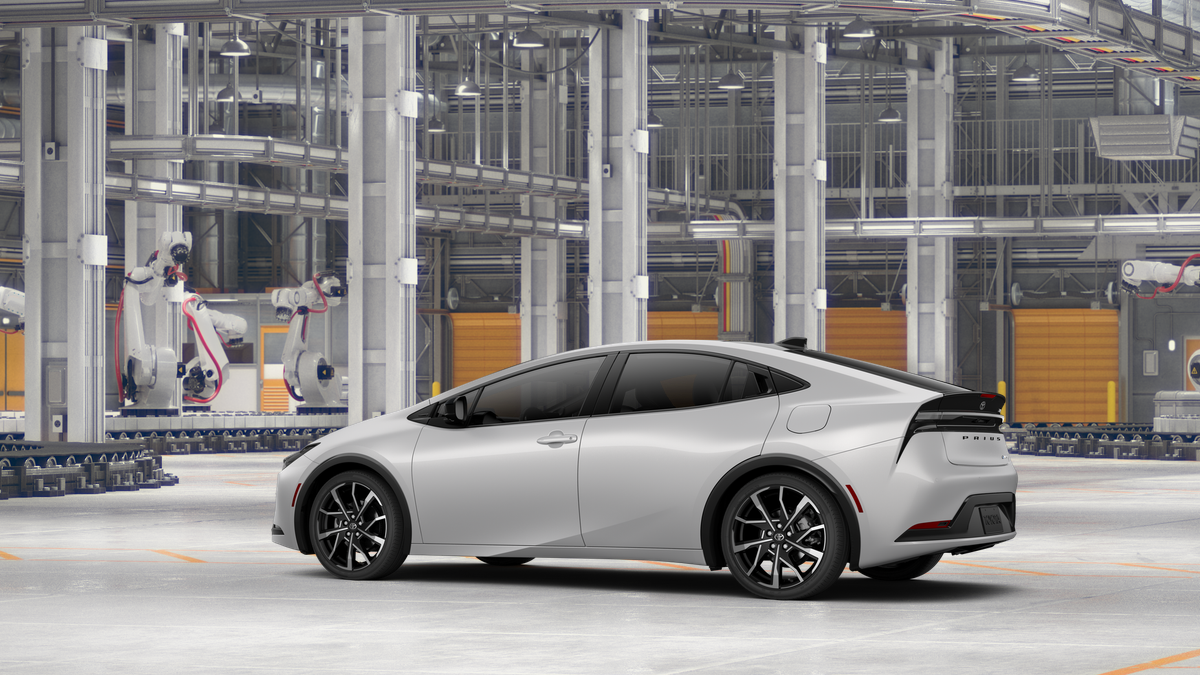 2027 Toyota Prius Plug-in Hybrid XSE Premium