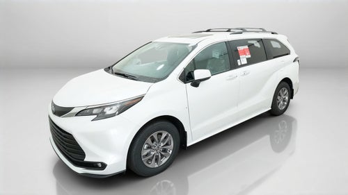 2026 Toyota Sienna XLE